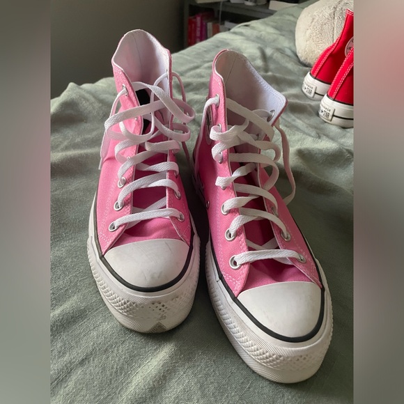 Converse Shoes - Pink platform converse